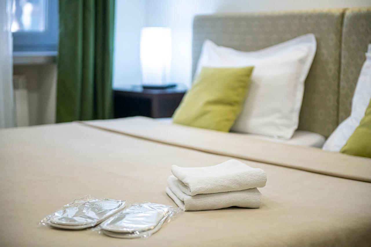 Apart Hotel Gh Tbilisi Esterno foto