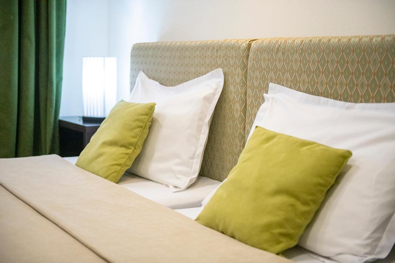 Apart Hotel Gh Tbilisi Esterno foto