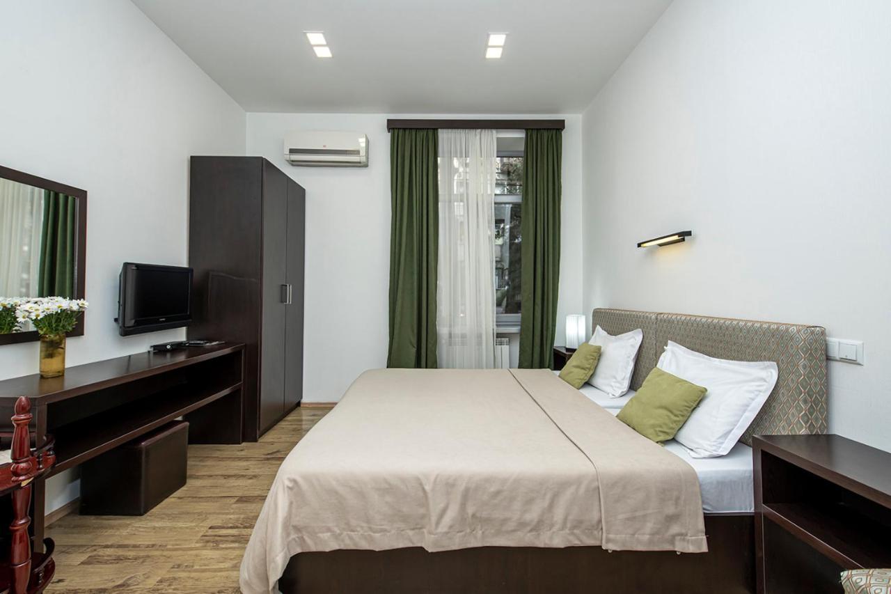 Apart Hotel Gh Tbilisi Esterno foto