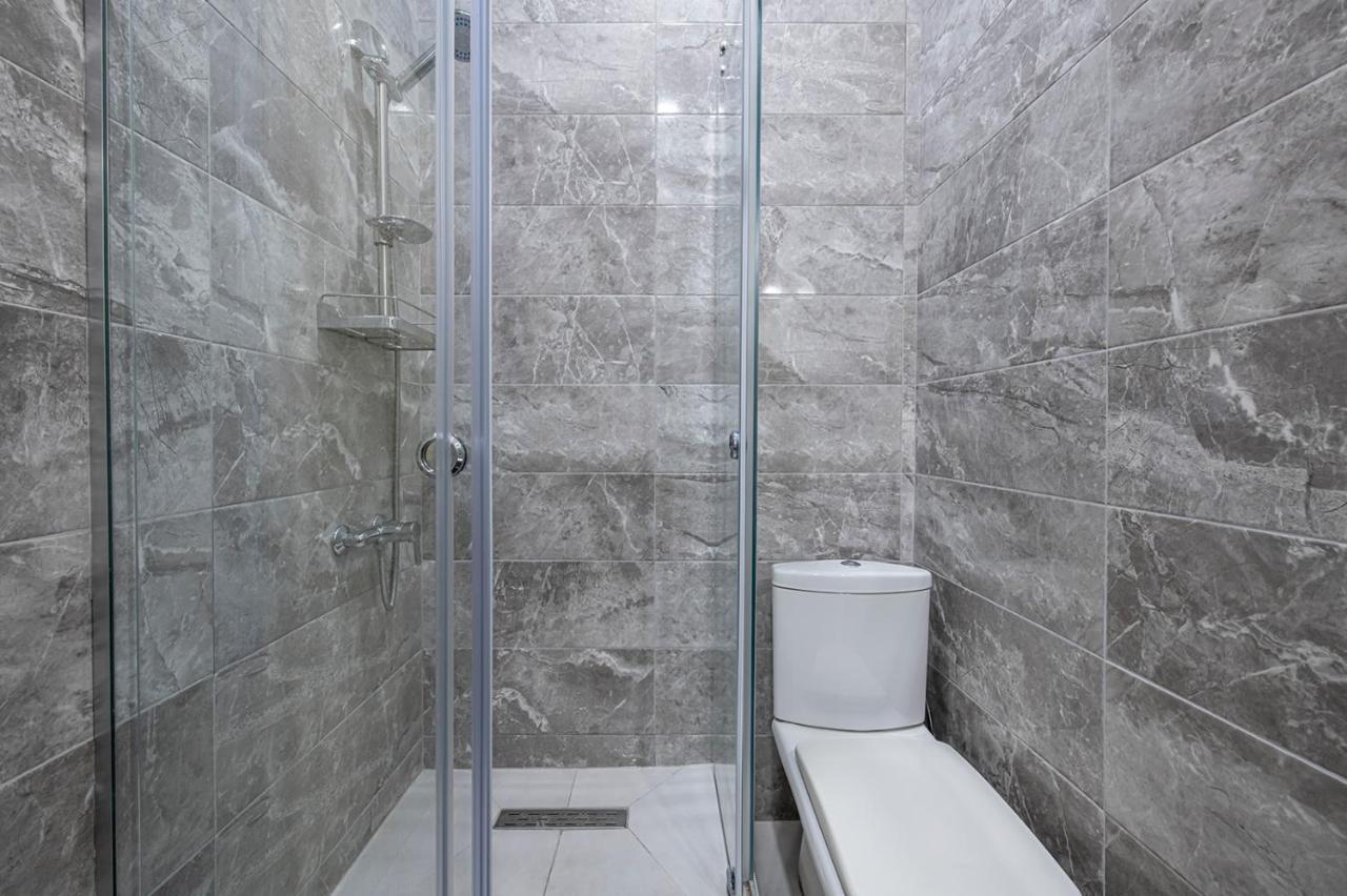 Apart Hotel Gh Tbilisi Esterno foto